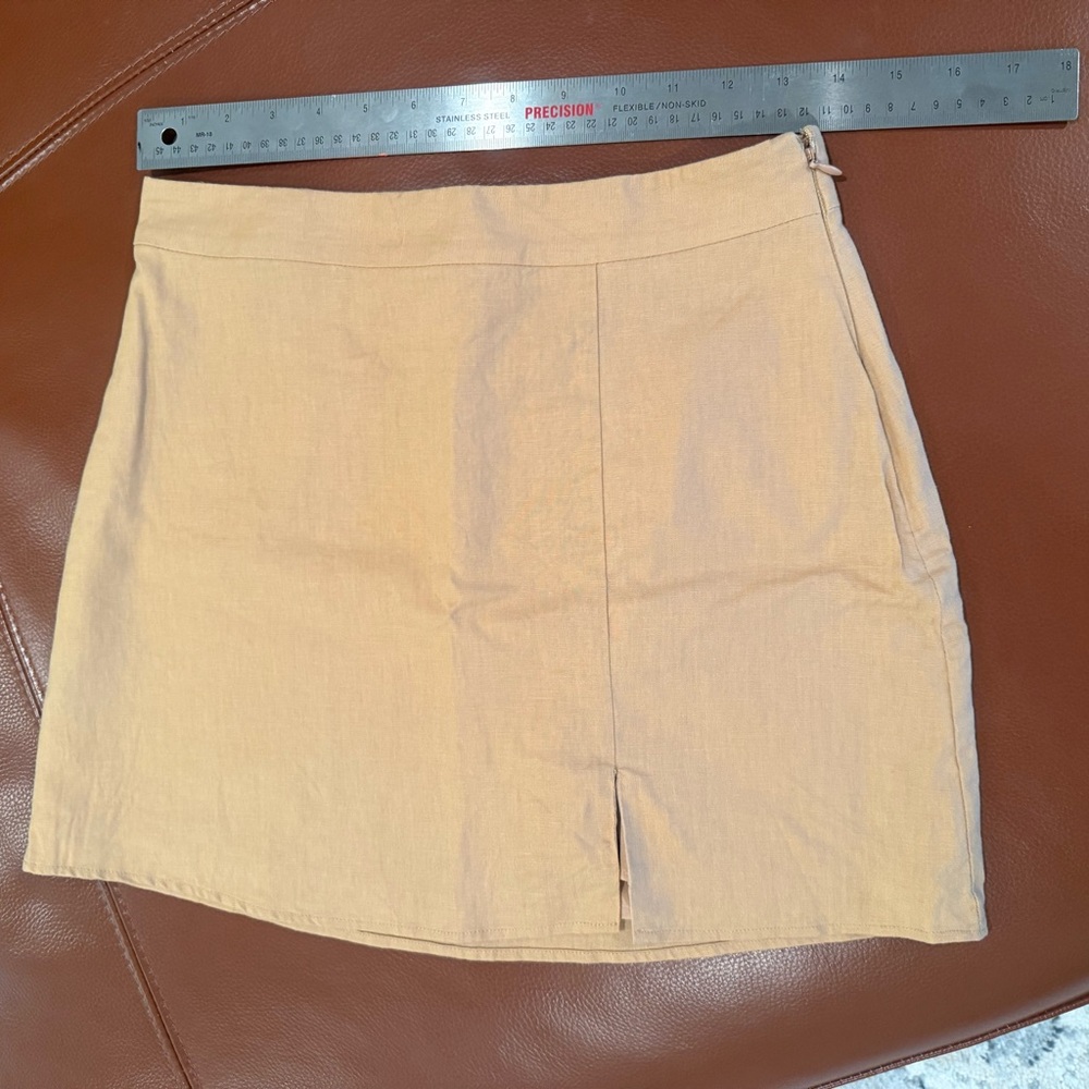 Forever 21 Tan Mini Skirt Medium Zipper Side Basic